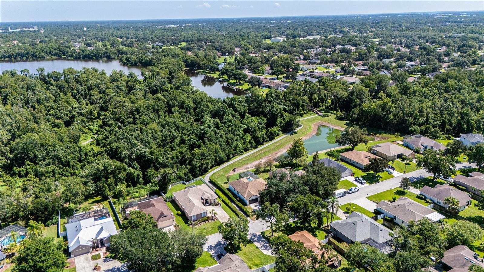 COMMUNITY LAKE