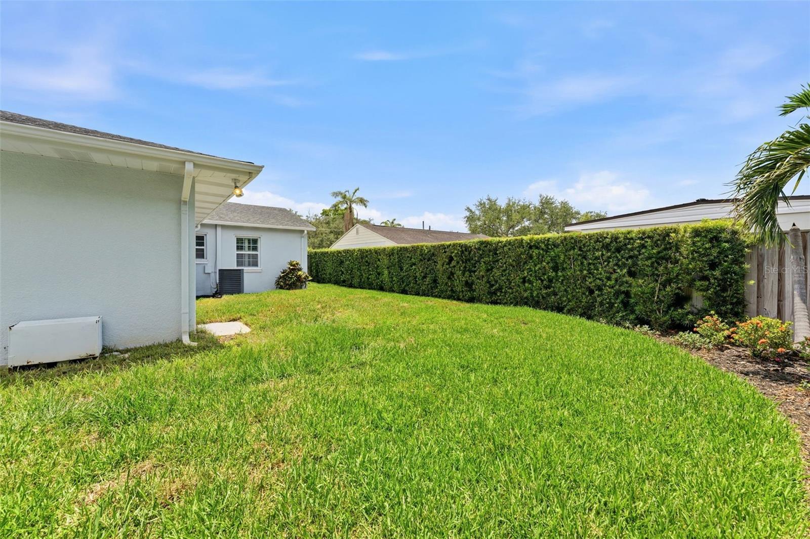 TB8527356