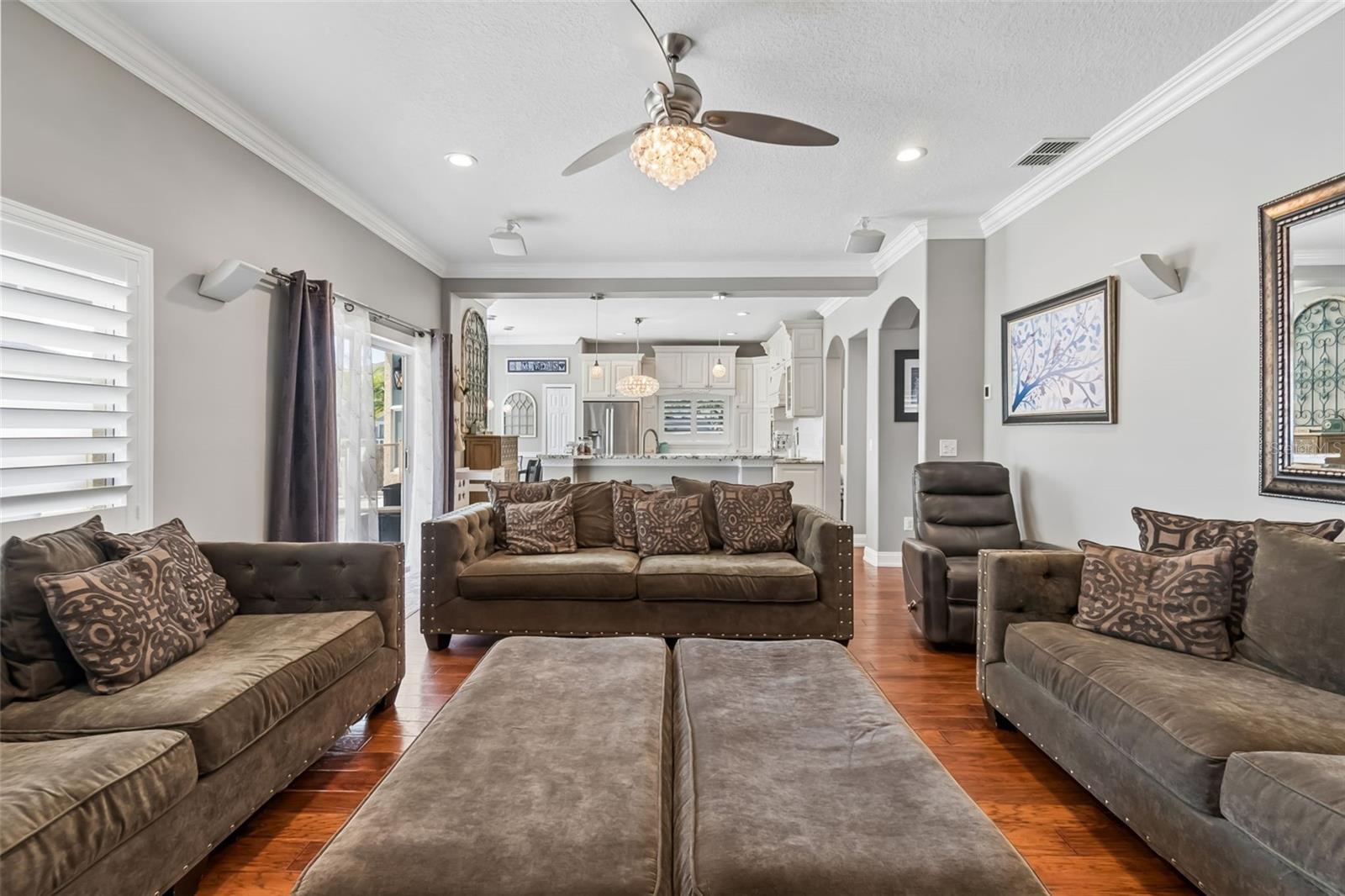 TB8527394