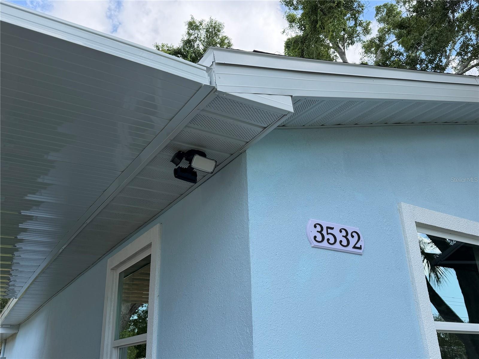 Security/motion lights on all 4 corners of the home