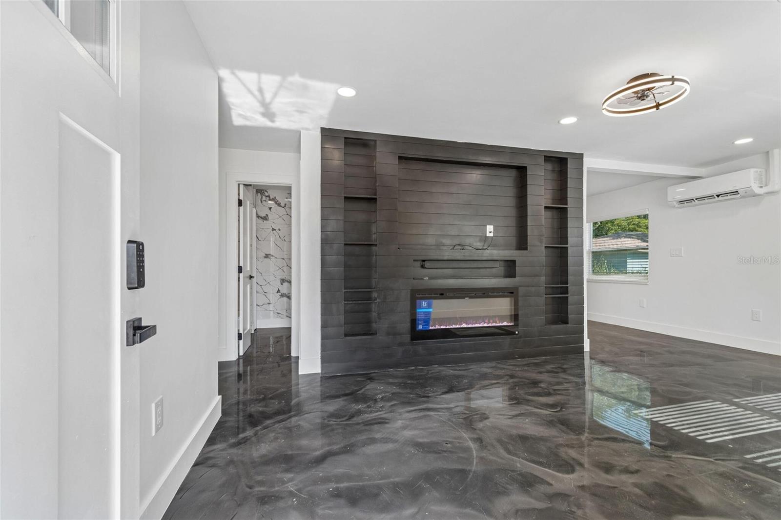 O6423685