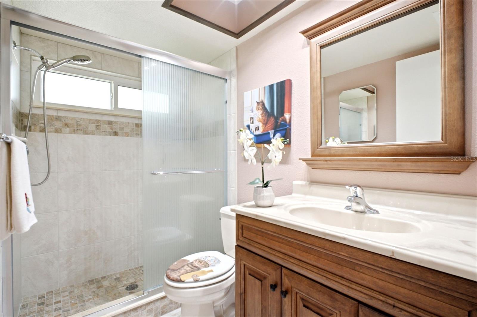 Beautifully updated hall bath~