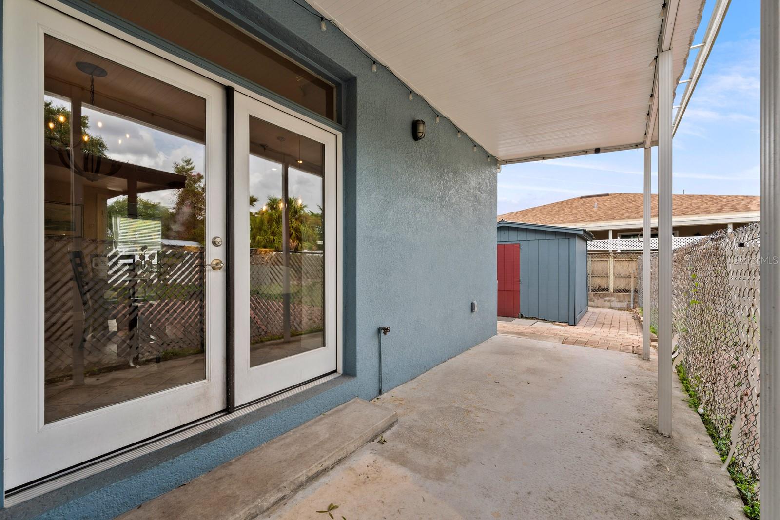 Covered side patio