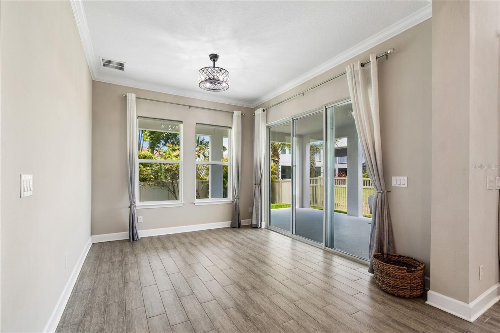 Dining space off kitchen