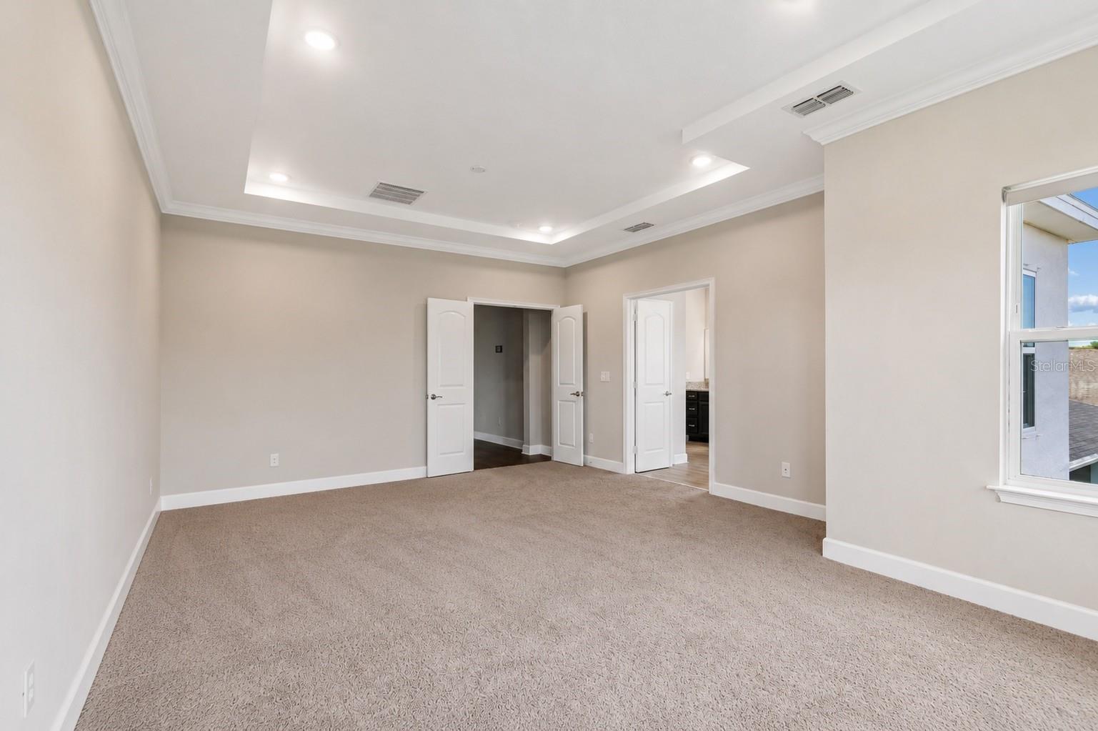 2nd Floor primary suite