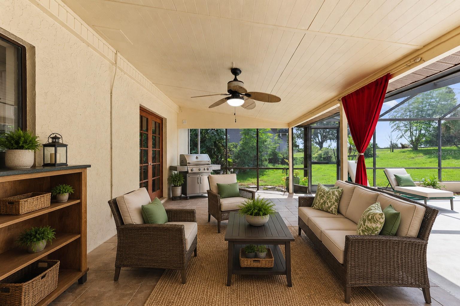 Staged, screened lanai photo.
