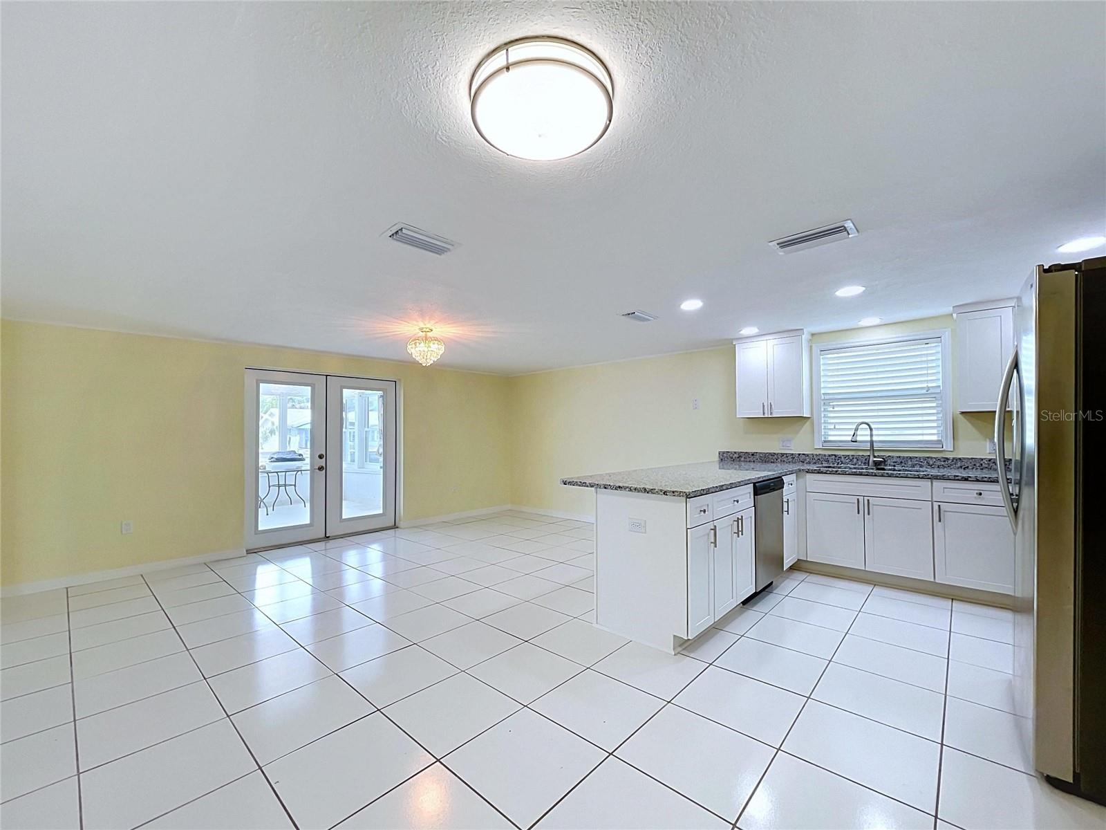 Eat in kitchen area
