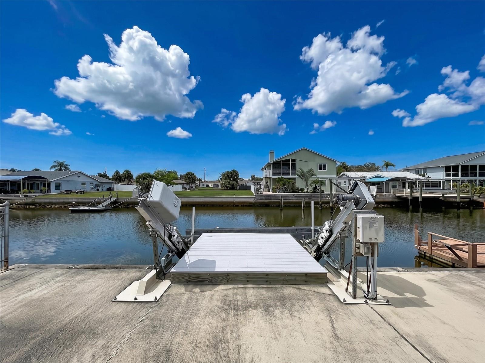 10,000lb boat lift