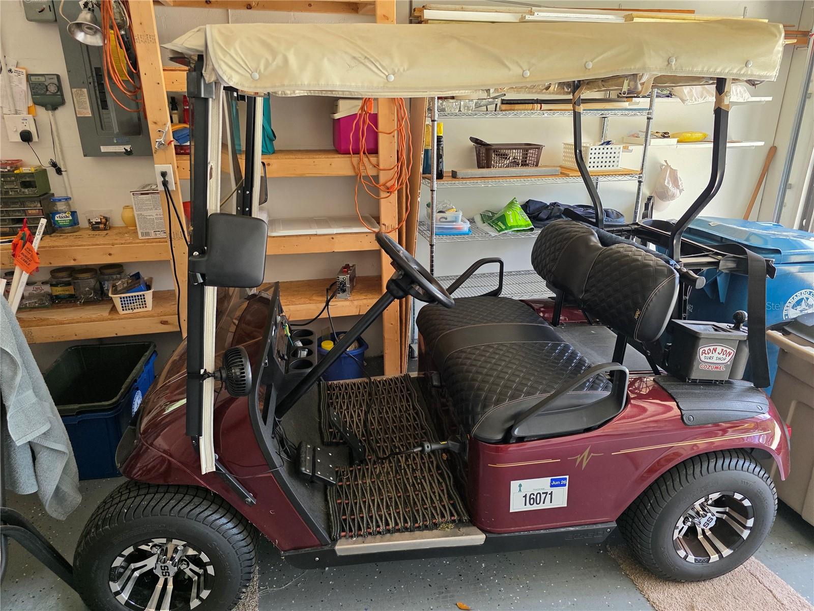 GOLF CART