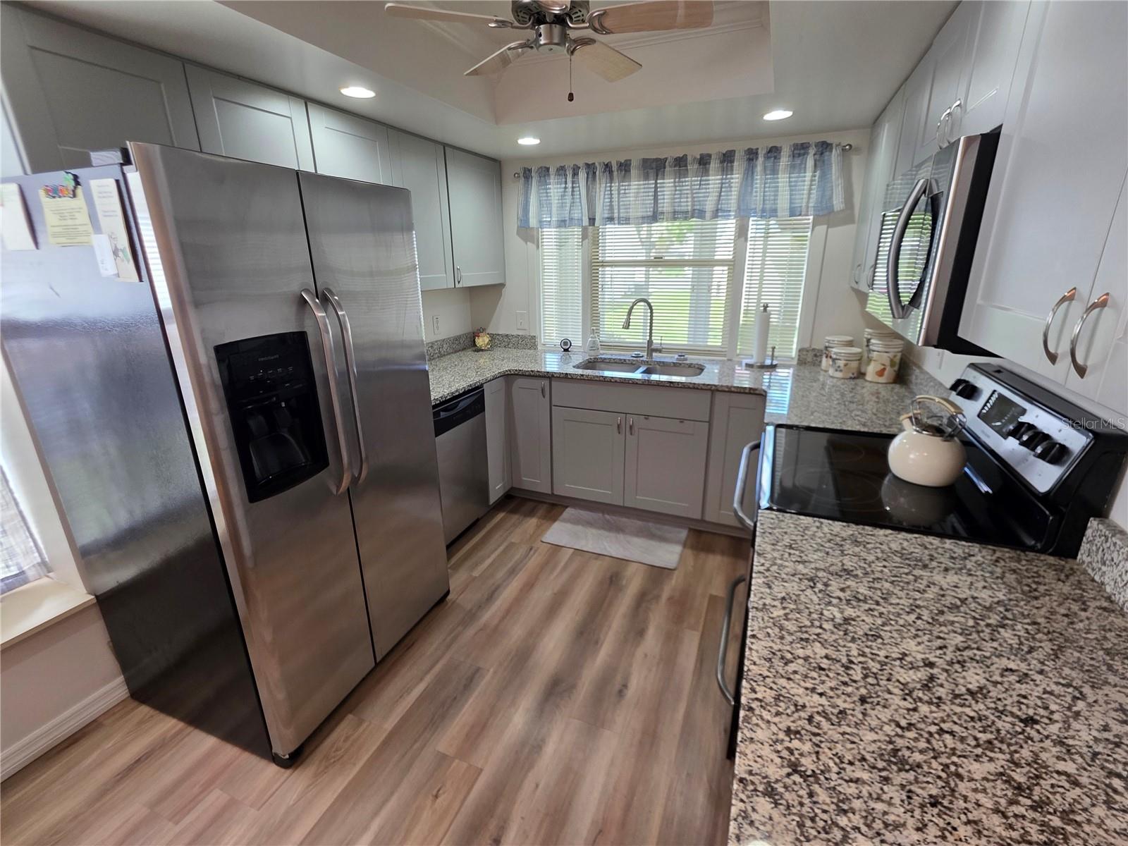 GRANIE COUNTER TOPS