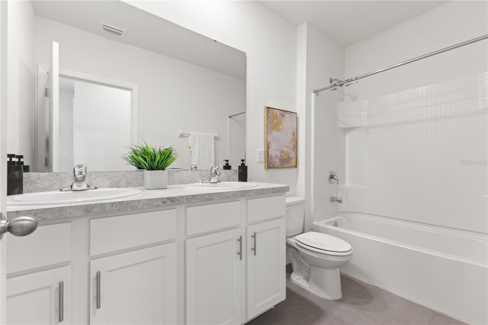 Guest Bathroom - Upstairs