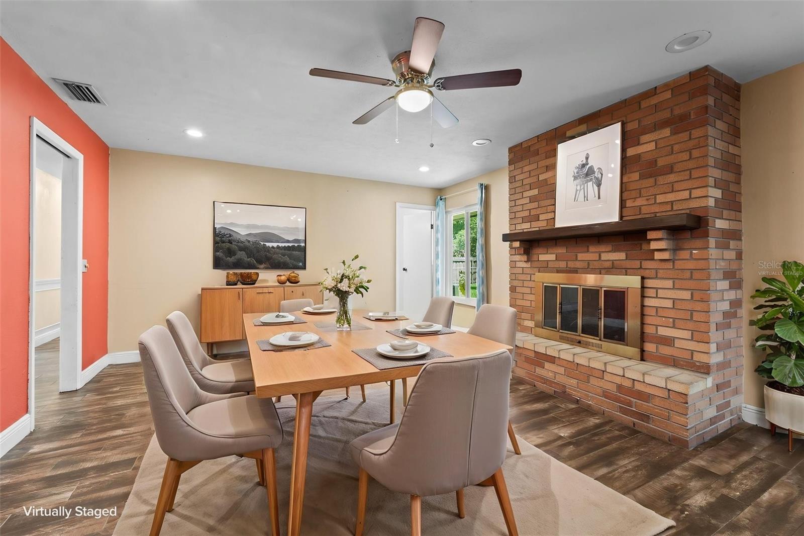 Virtually staged dining room