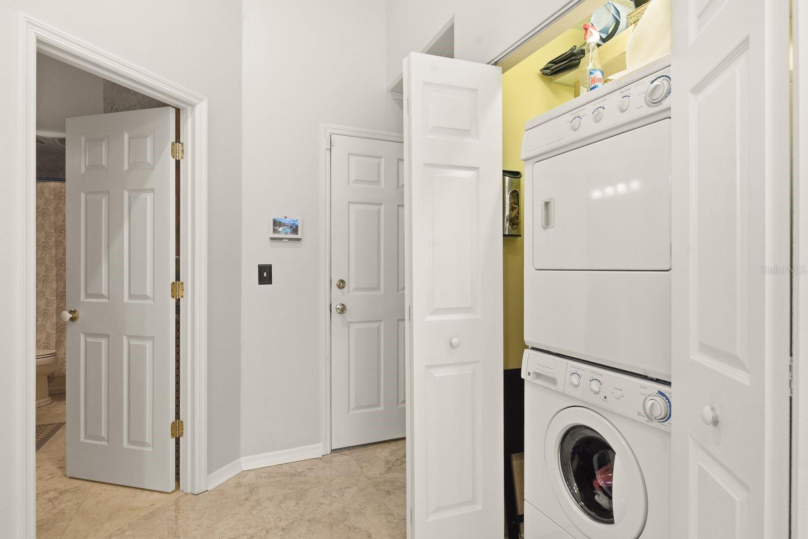 Washer/dryer & hallway bathroom