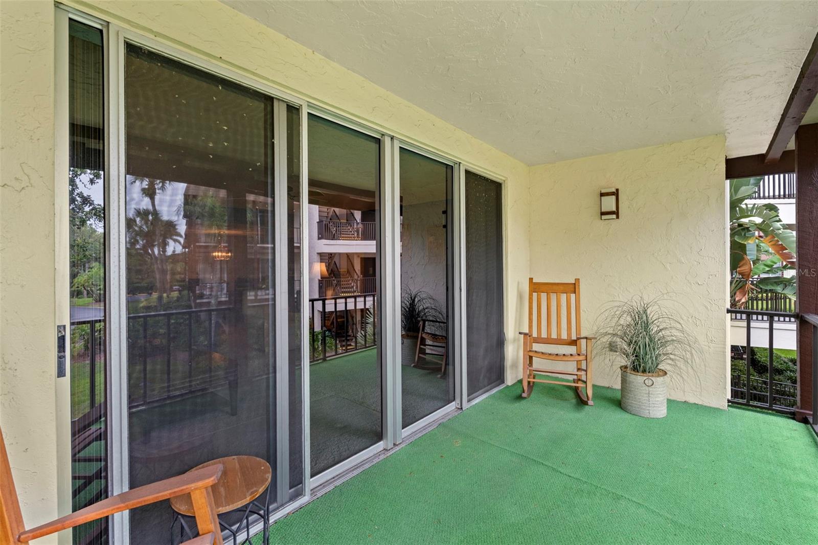 Spacious Lanai