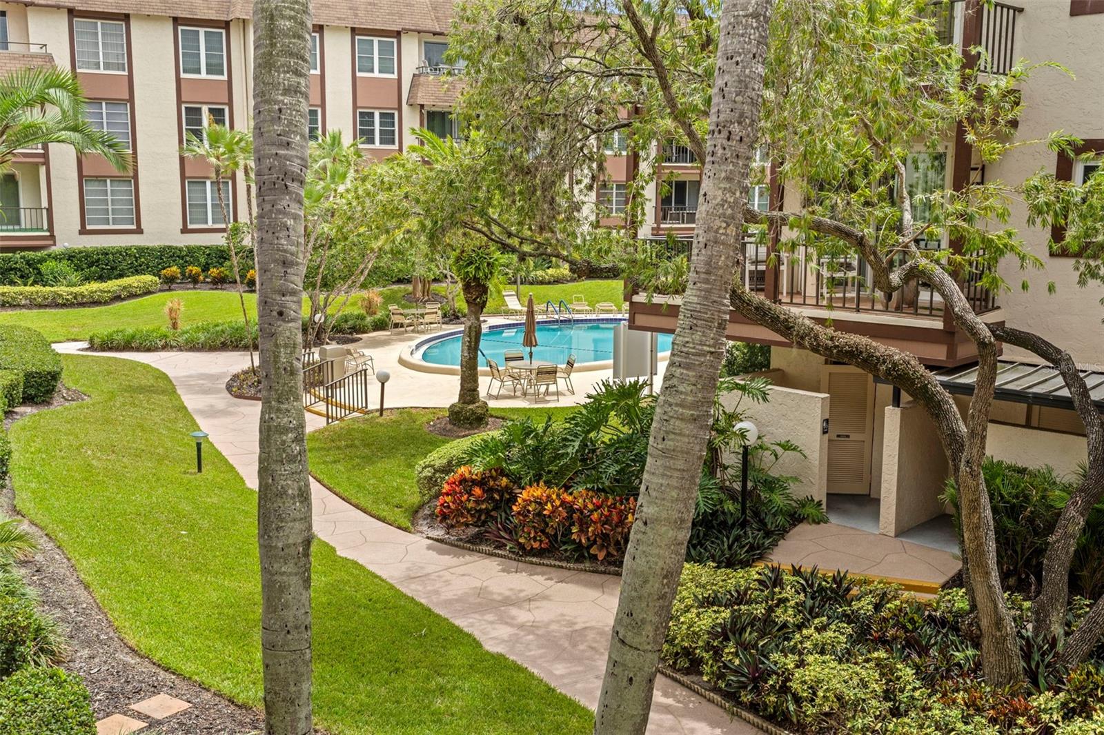 Lushly landscaped common area and courtyard