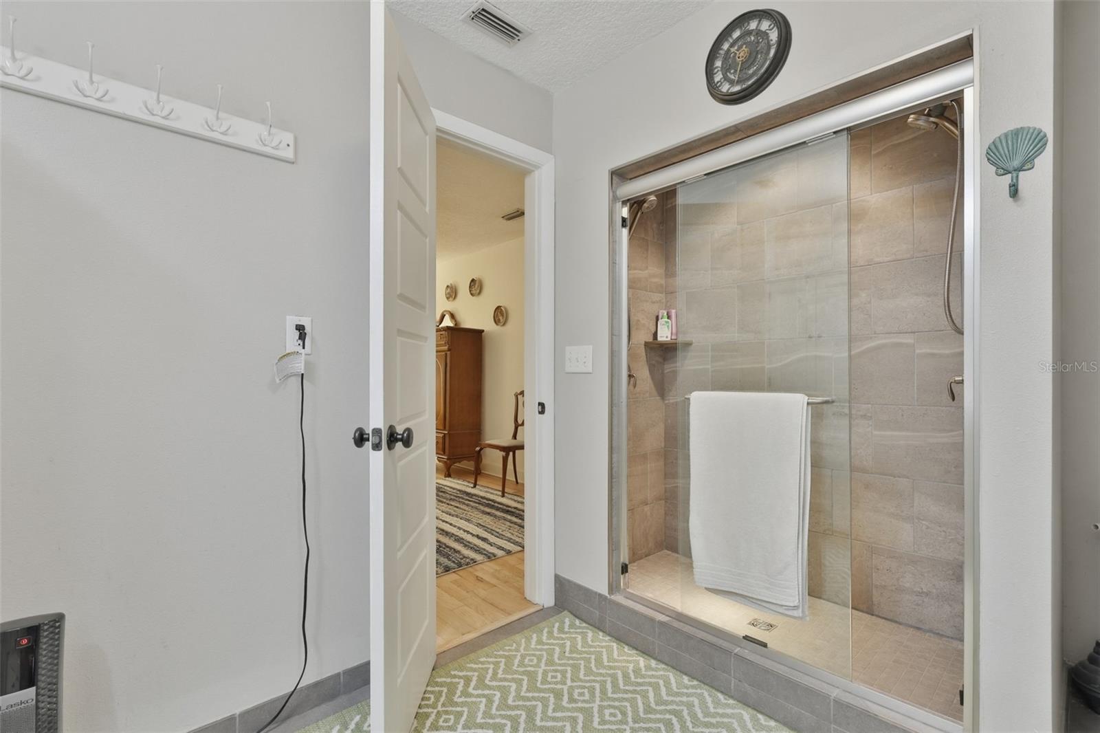 Double shower heads