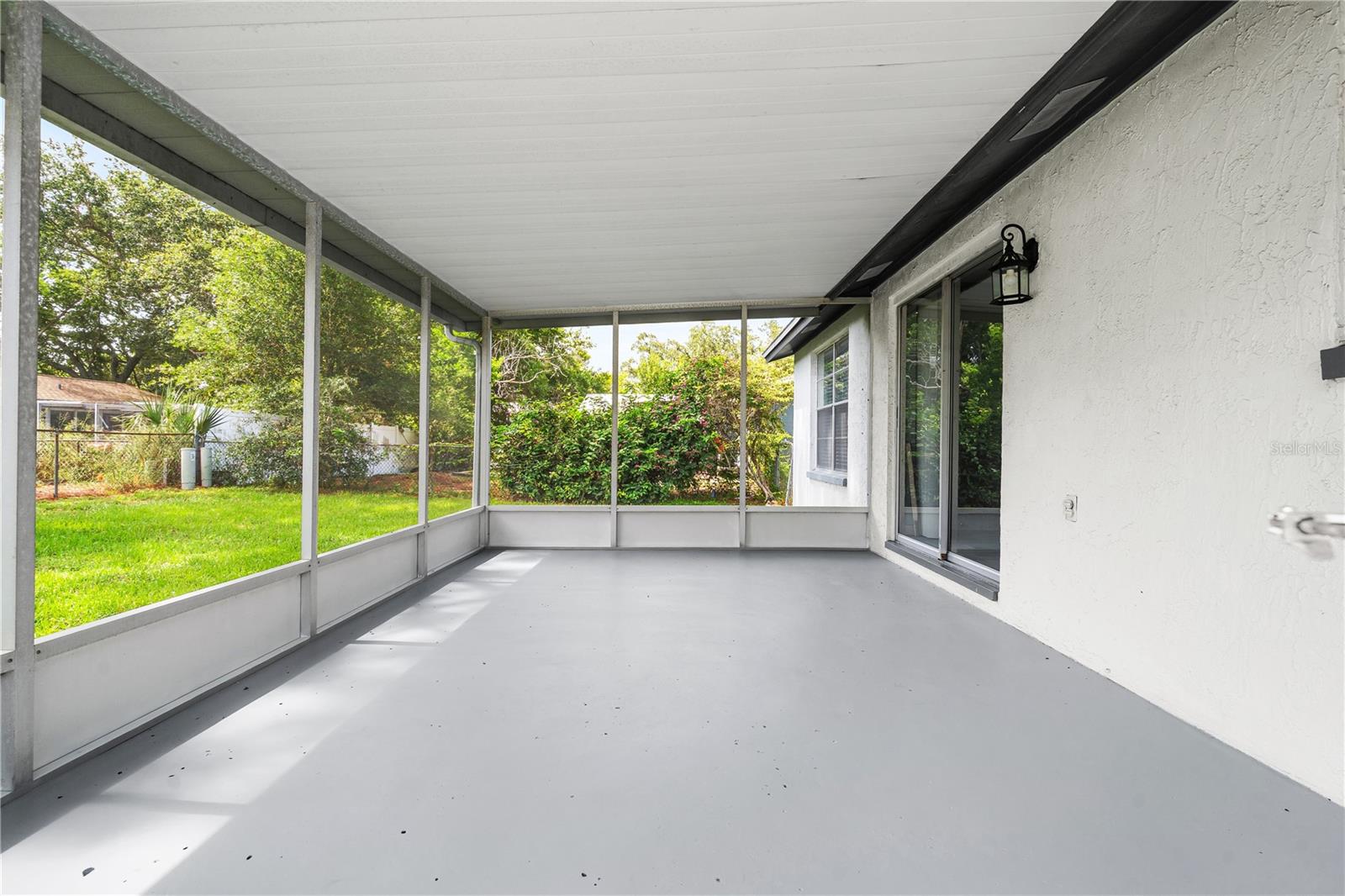 Large Screened in Rear Porch