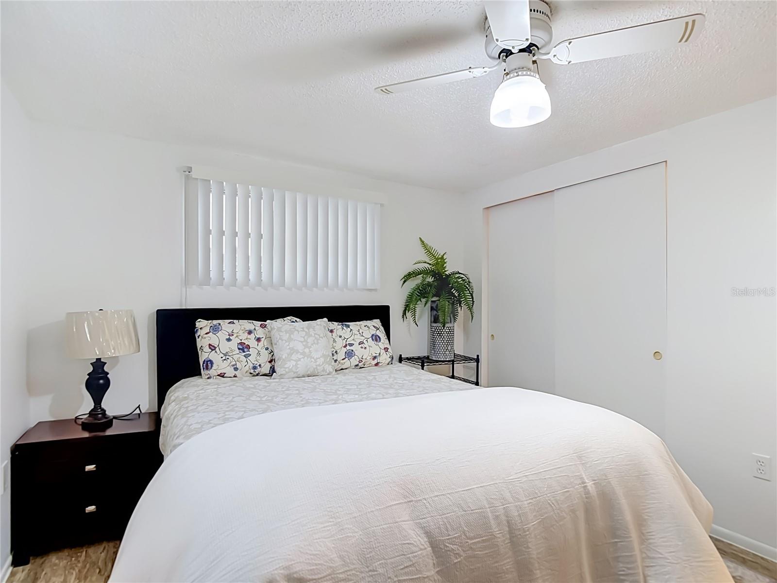 2nd bedroom