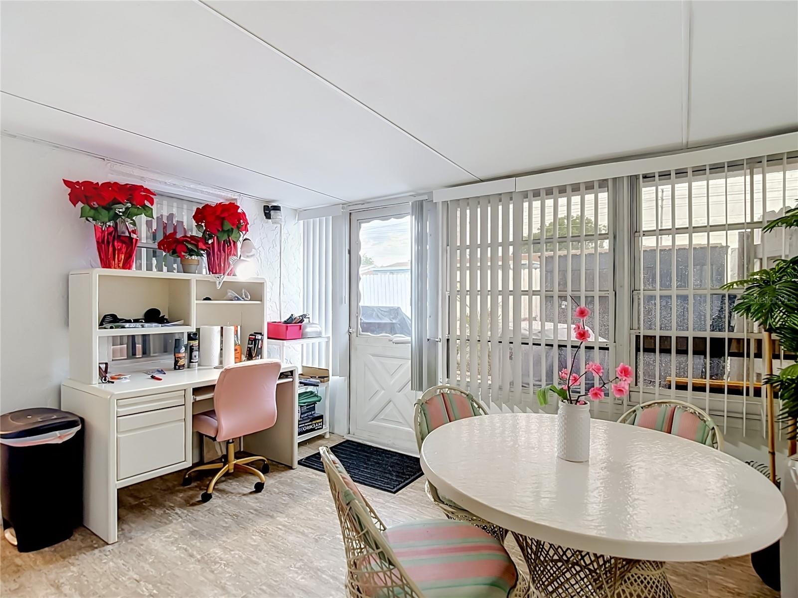 Florida room/ Lanai