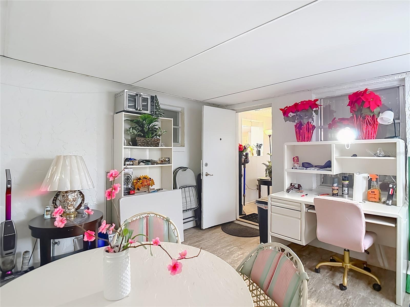 Florida room/ Lanai