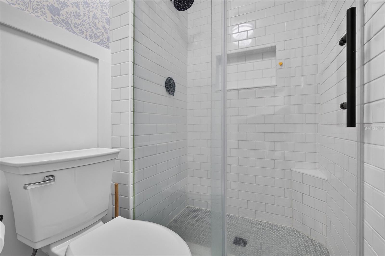 TB8527854