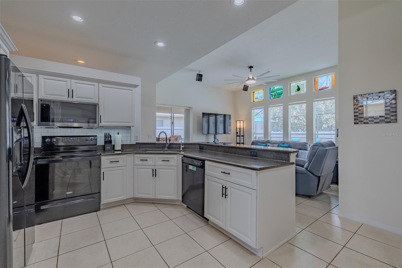 TB8527865