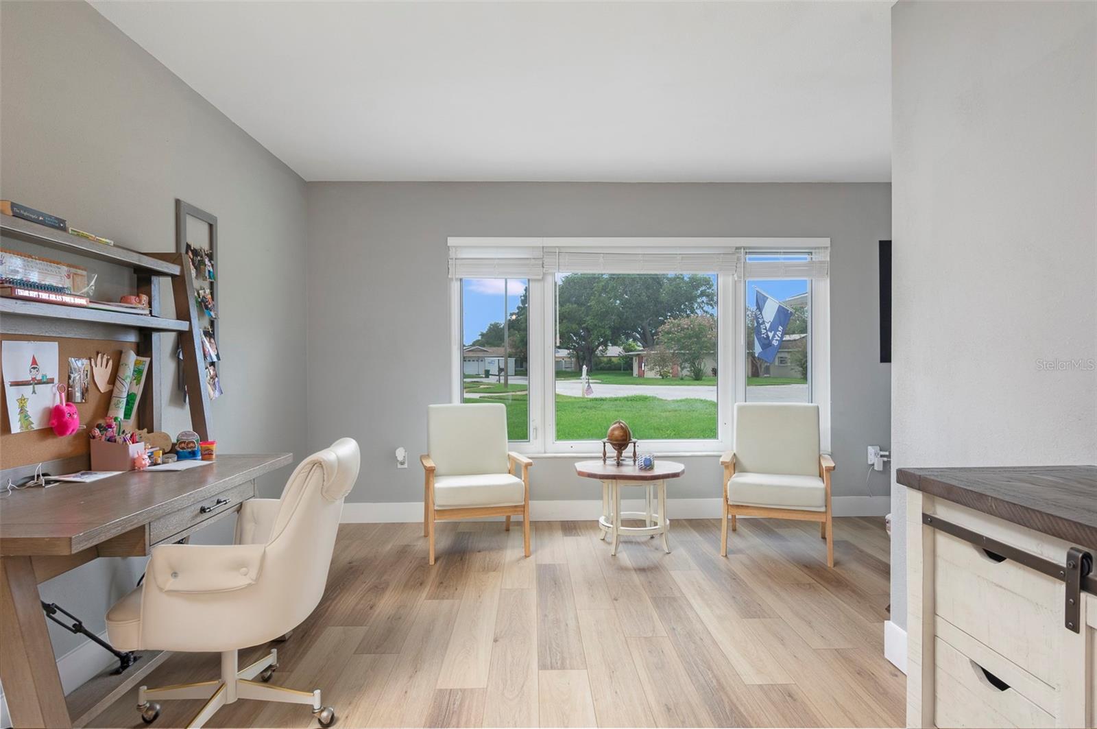 Living /Dining room area
