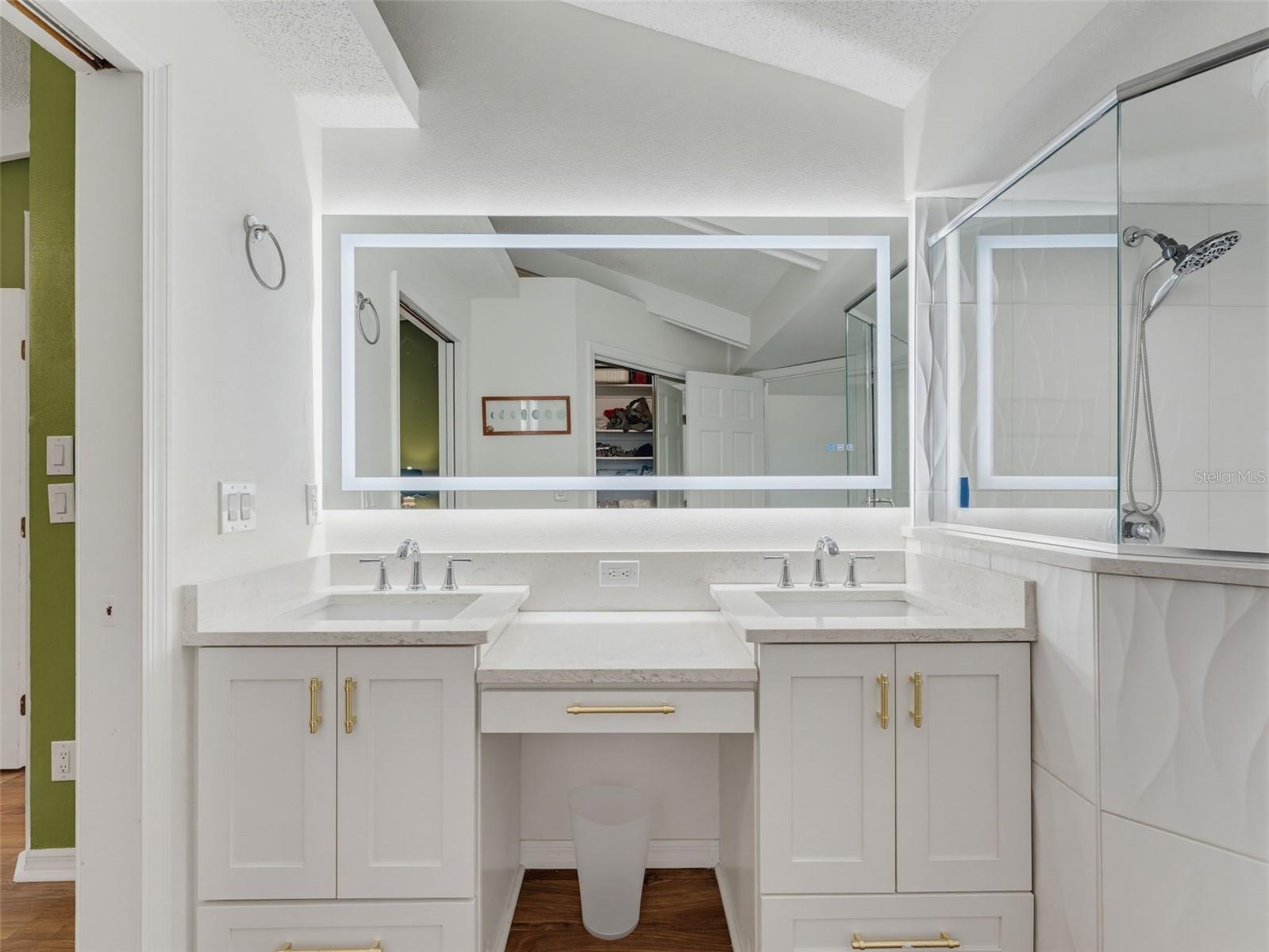 LED bathroom vanity mirror