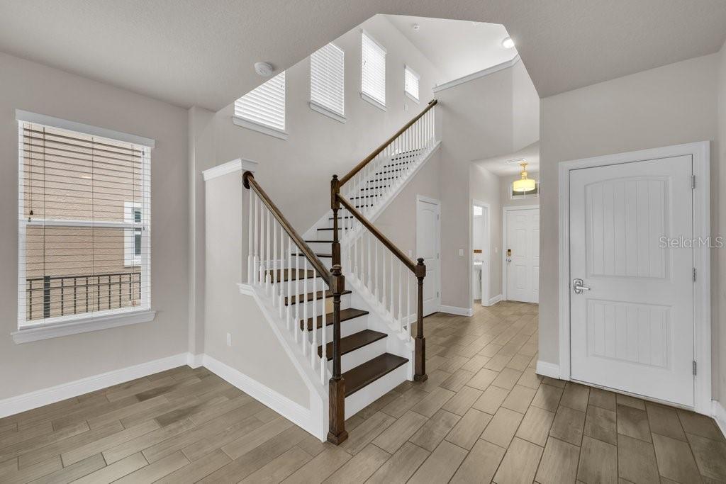 WOOD LOOK TILE