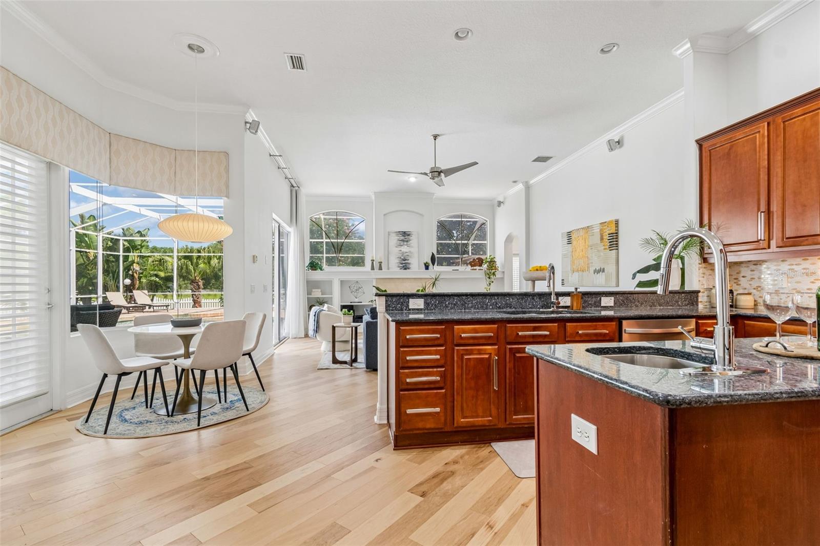 Kitchen/Dining Nook