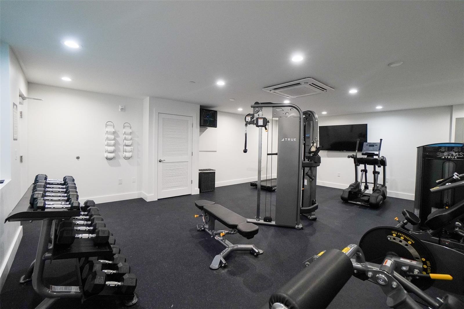FITTNESS CENTER