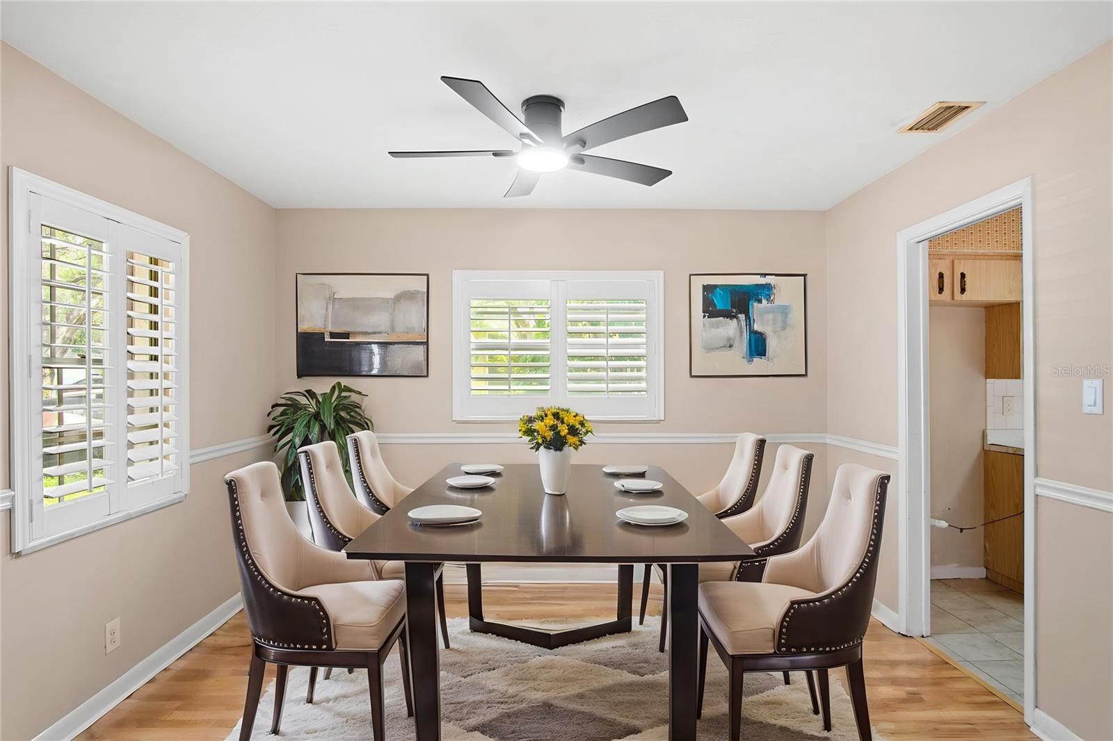 Virtually Stage Dining Room