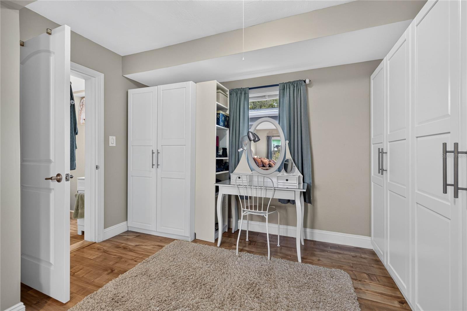 Primary Dressing Area