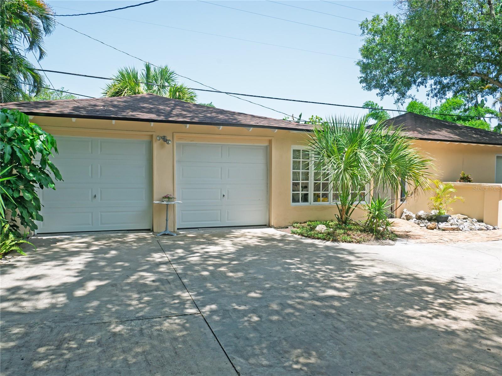 Garage/Guest House