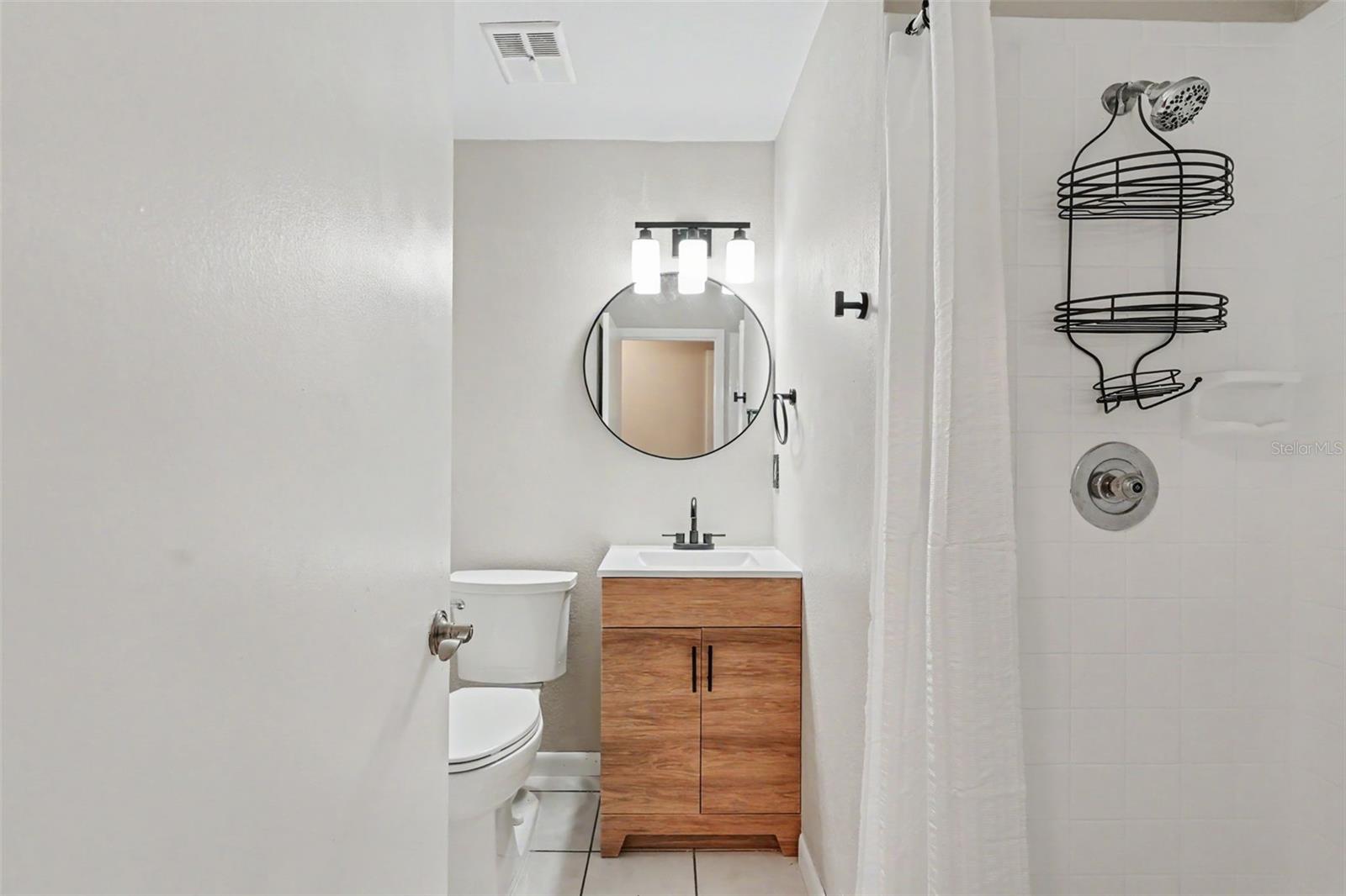 TB8528169