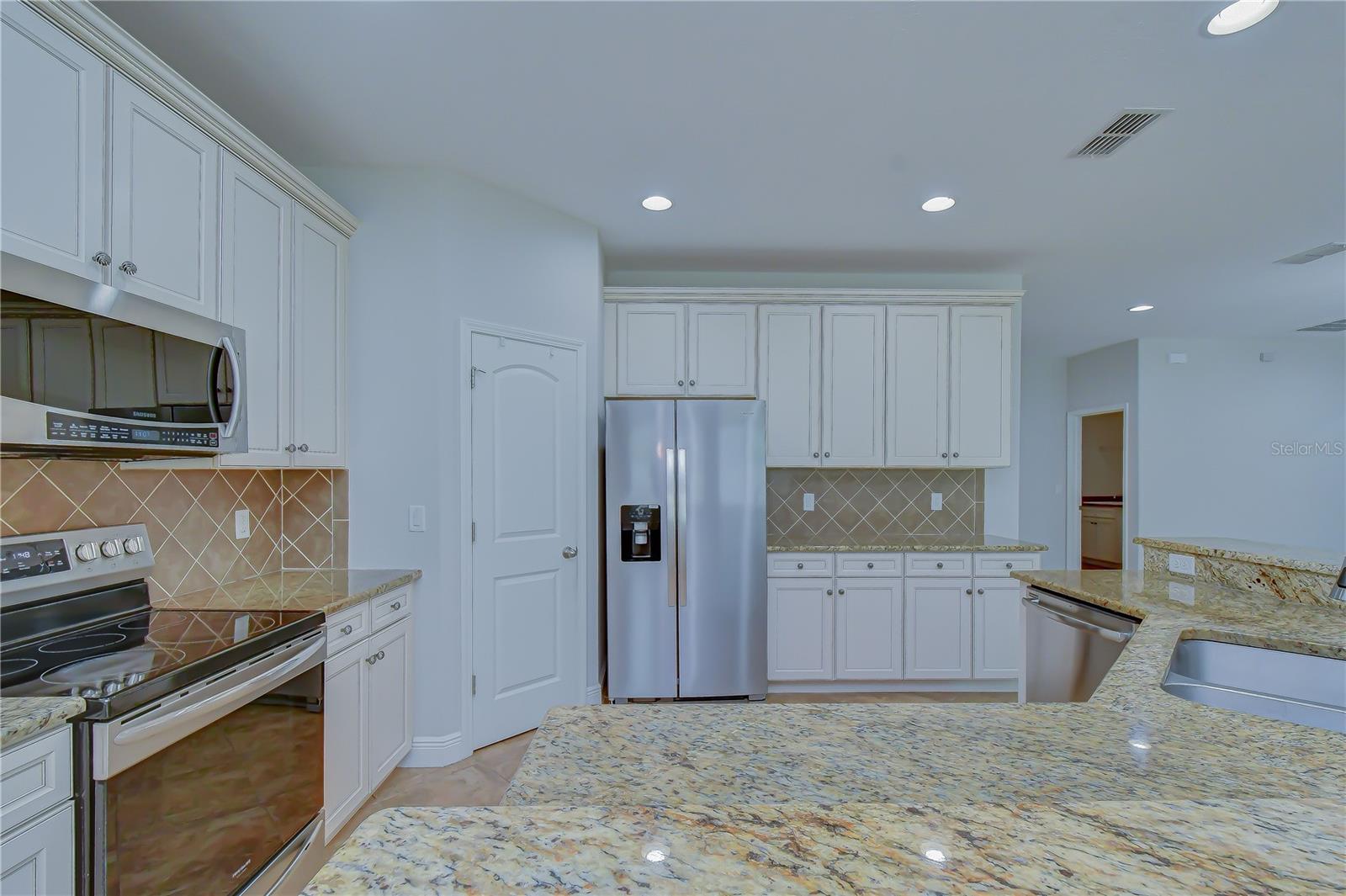Grand kitchen is waiting for you!