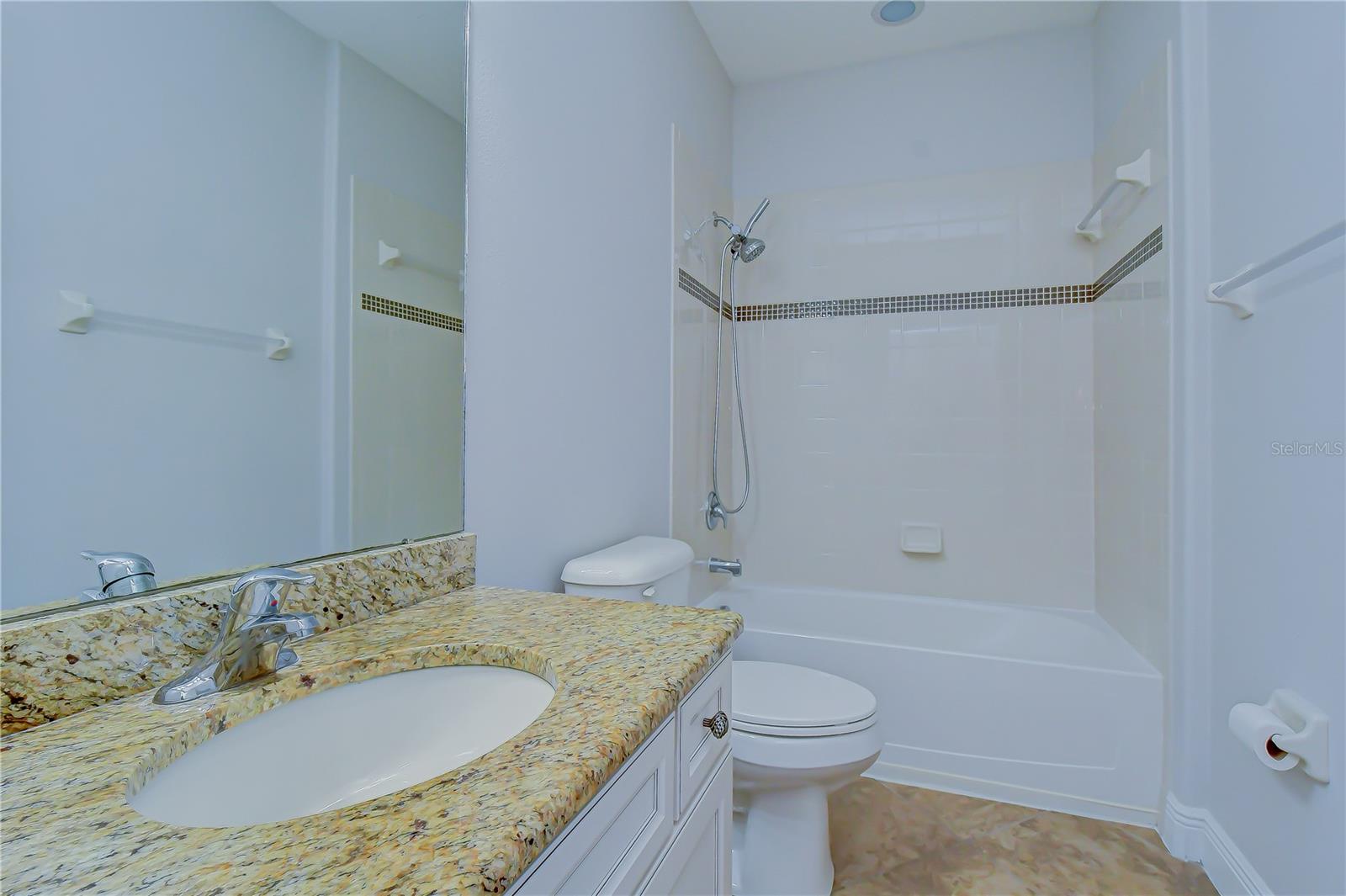 Full secondary bathroom.