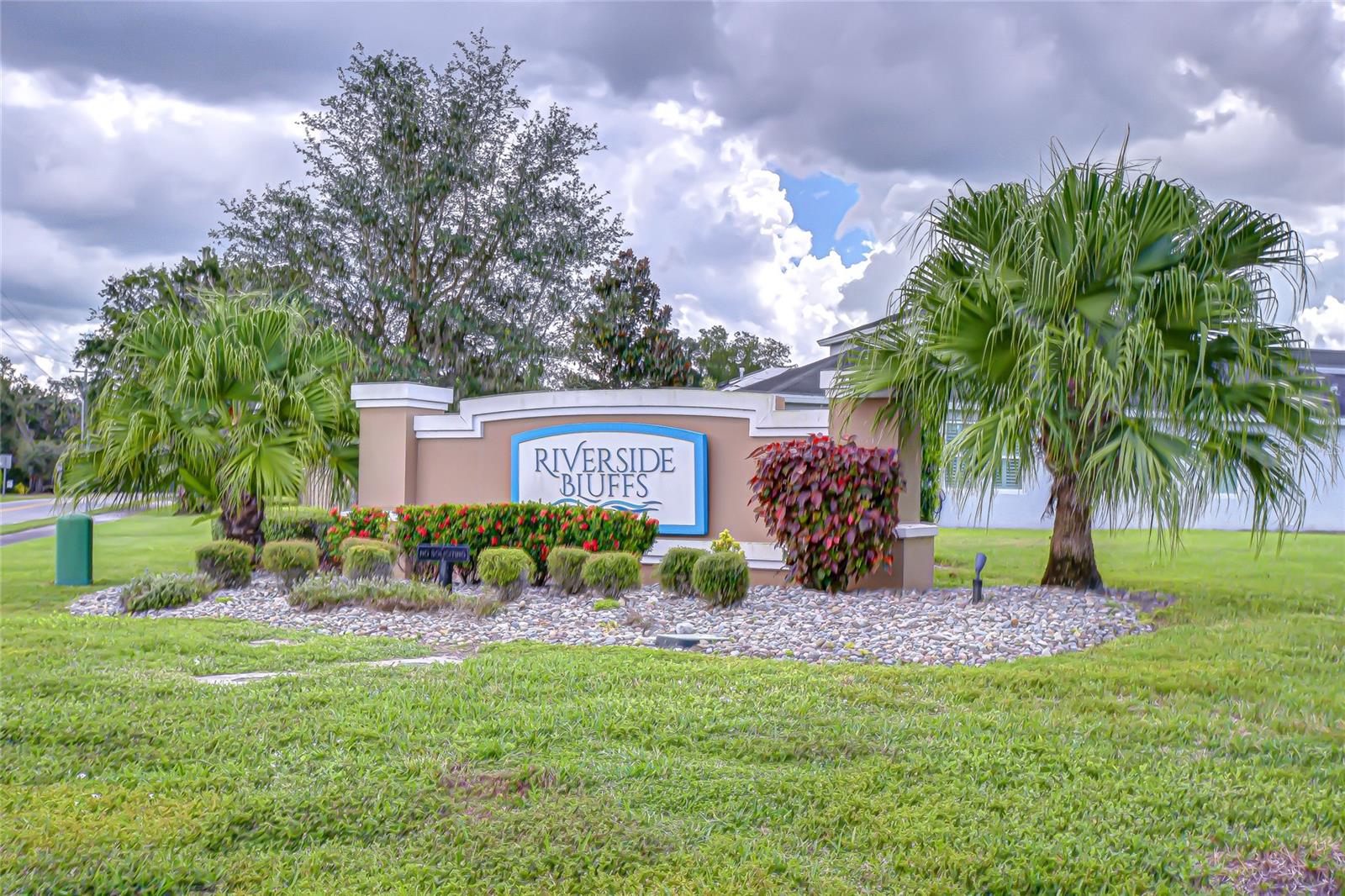 Desirable North Riverview neighborhood.