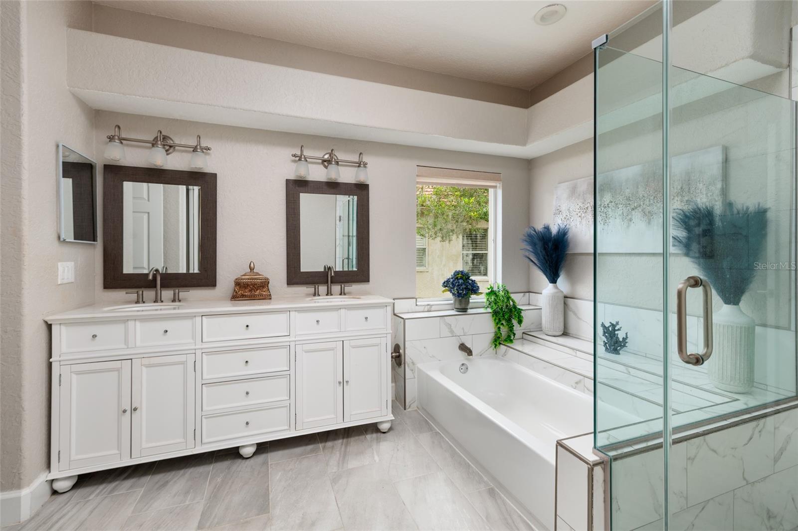 Double vanity