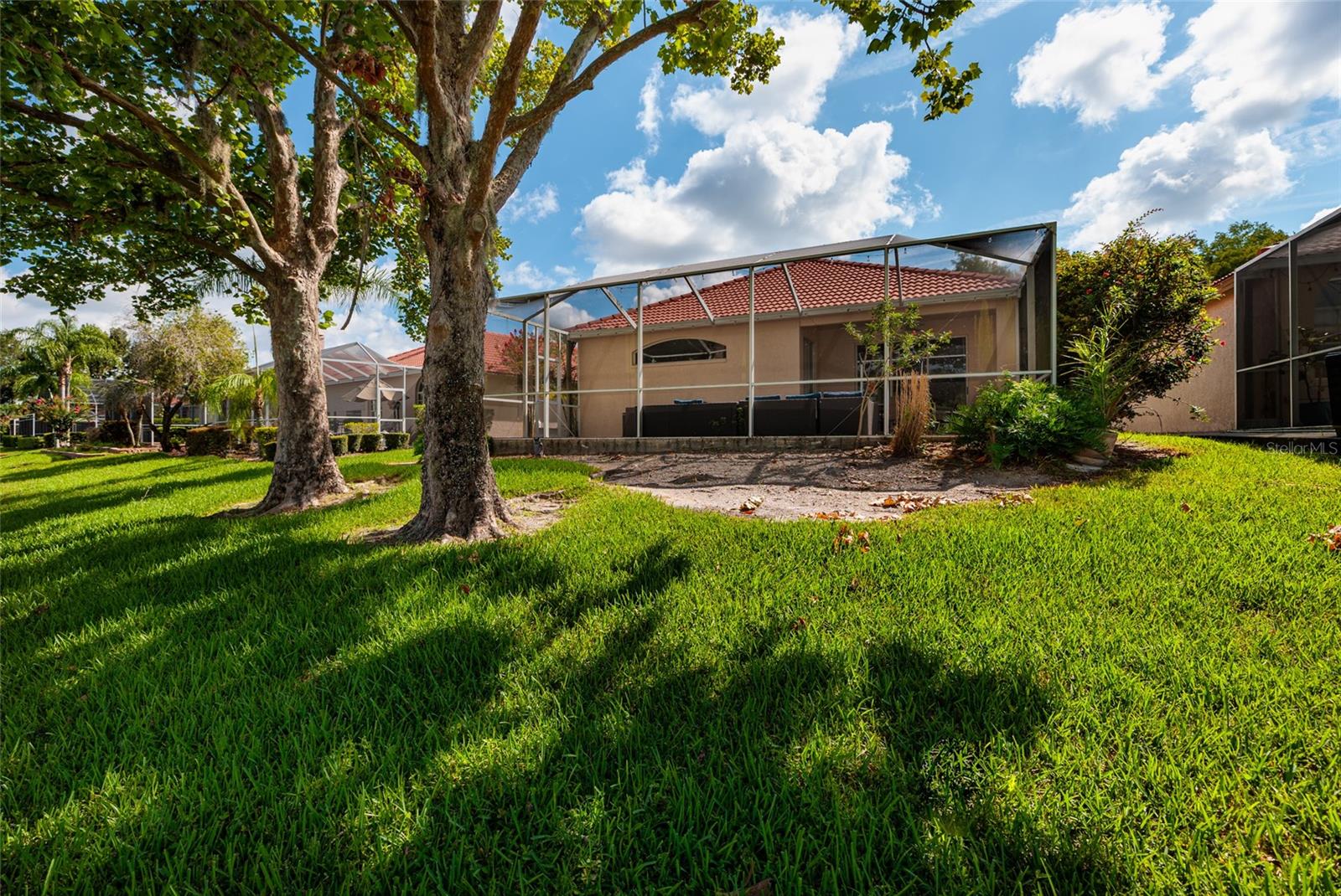 HOA takes care of your lawn!