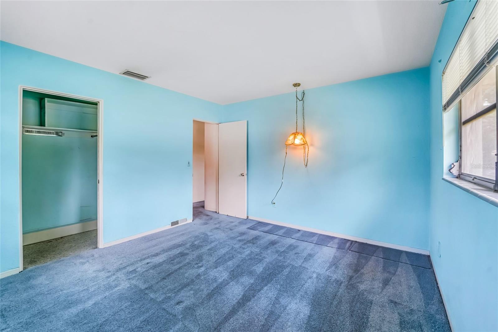 Front bedroom (2)