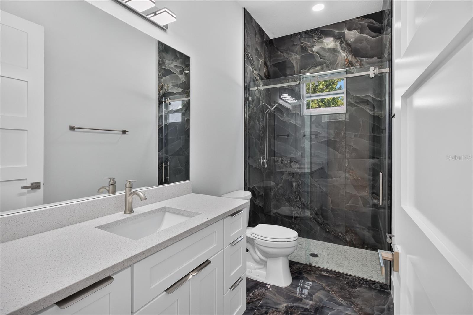 Hall/Common Bathroom