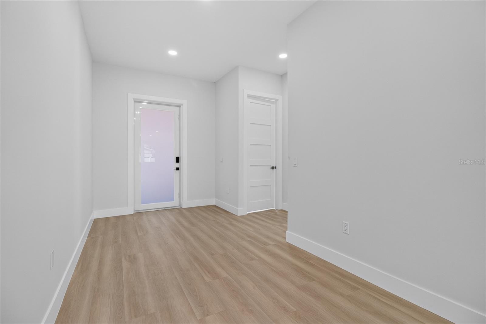 Door Entry & Foyer