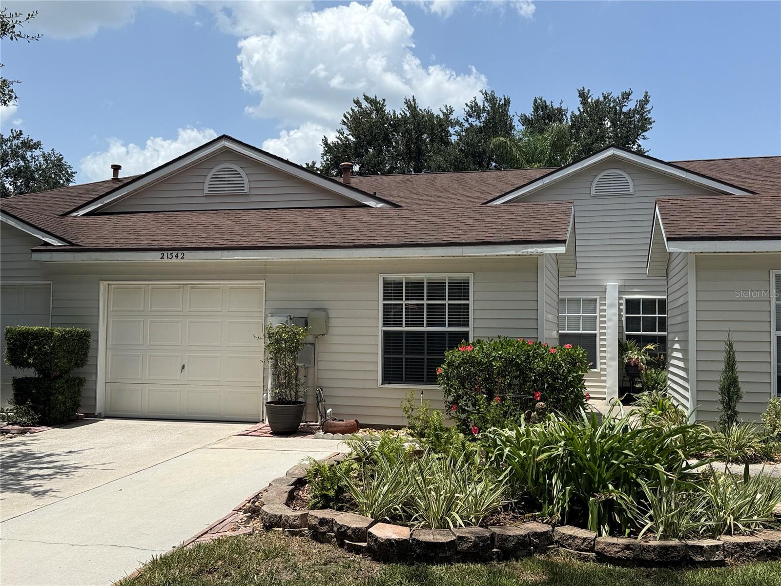 Wonderfully updated villa at 21542 Clubside Loop