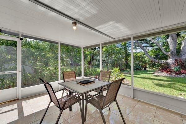 LANAI #1 WITH LOADS OF WINDOWS