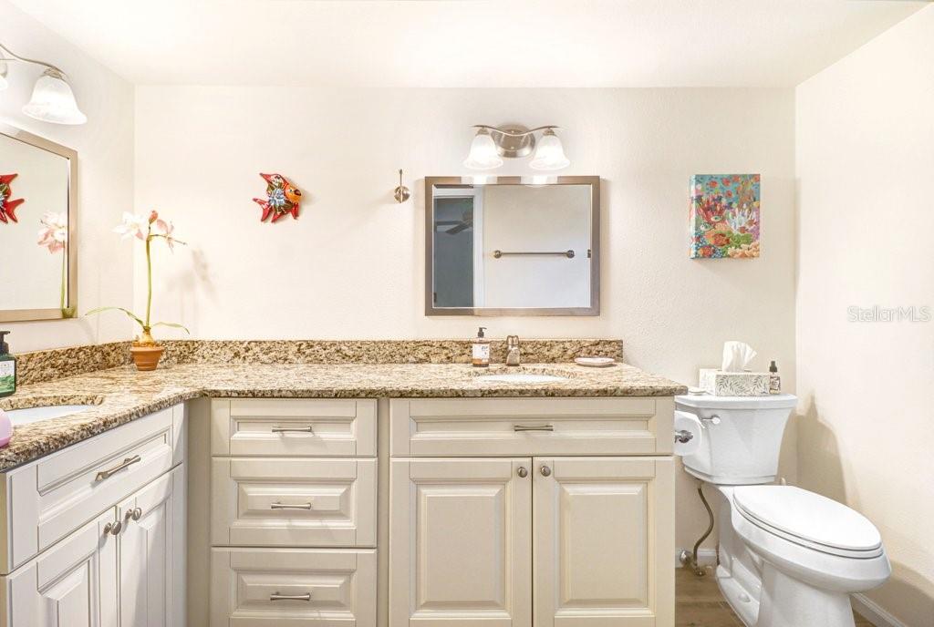 Ensuite Primary Bathroom