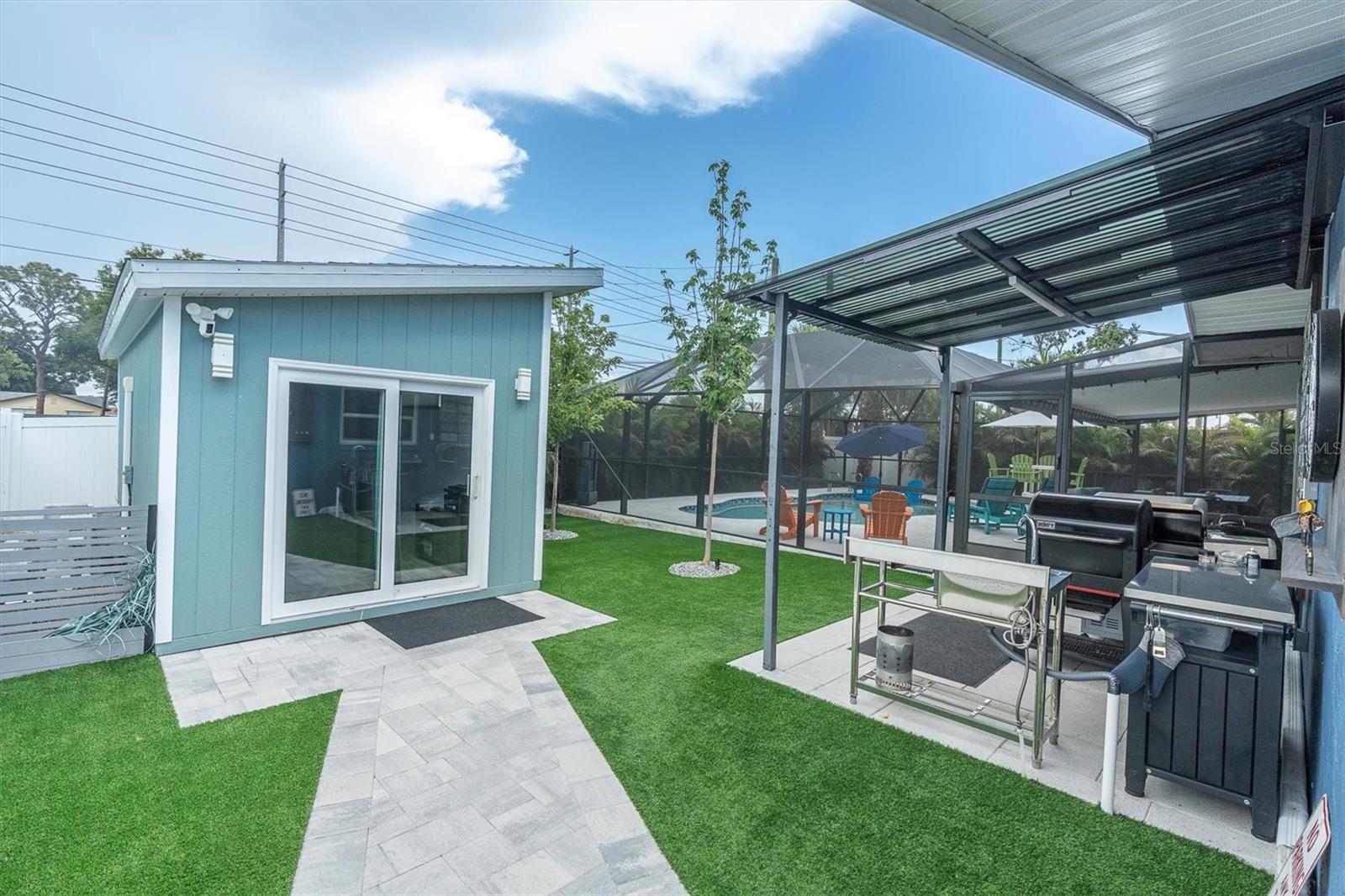DETACHED FLEX SPACE OF APPROX 170 SQFT MINISPLIT, HURRICANE IMPACT SLIDER AND WINDOWS!