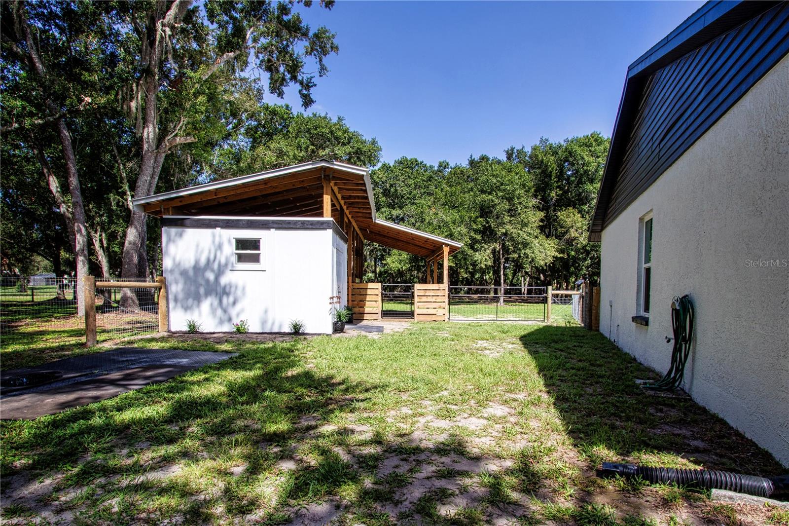 Newly built 2 stall barn and tack room