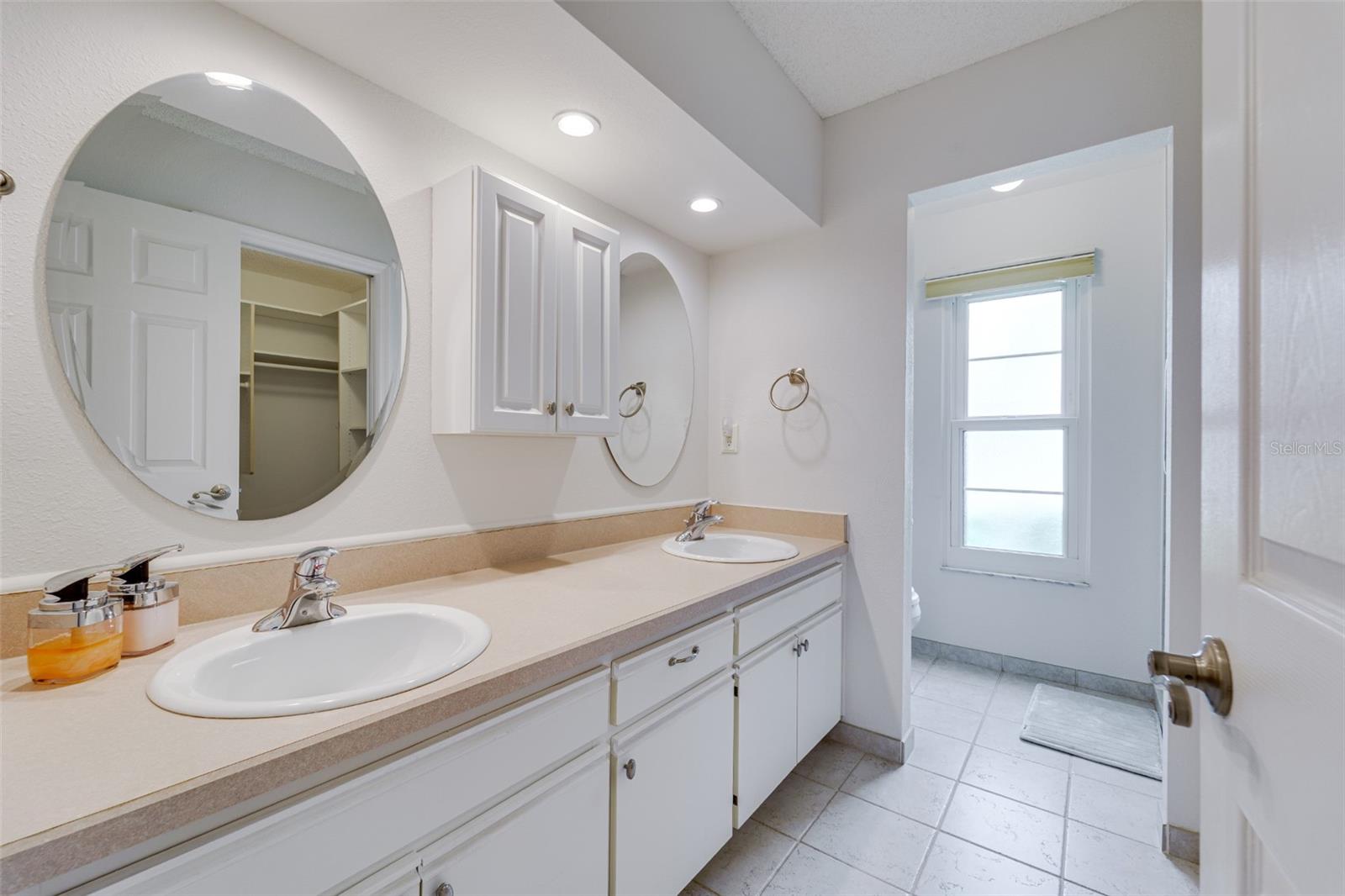 Primary bath