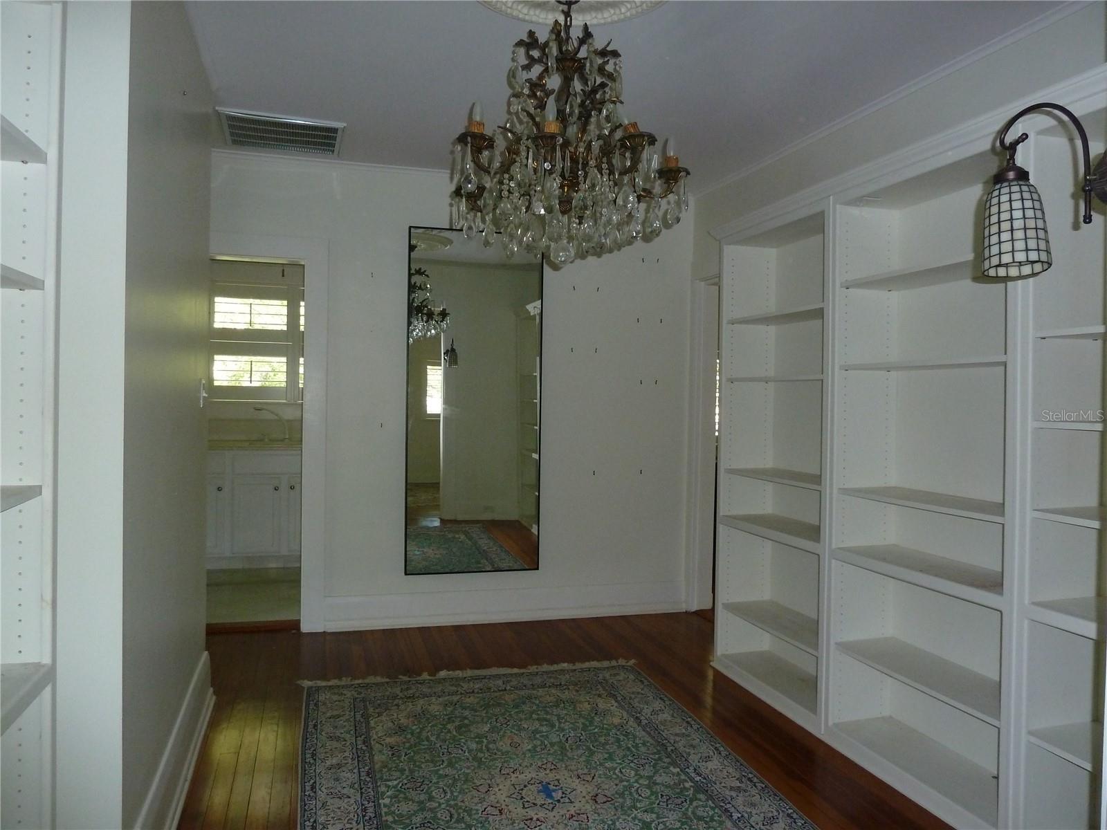 TB8528439